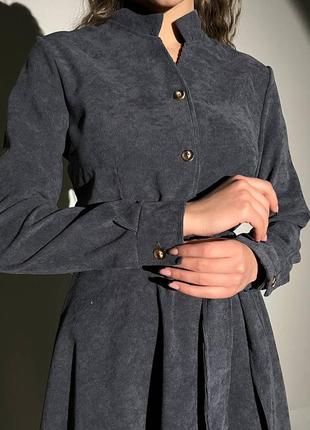 Женское вельветовое платье миди с поясом теплое под горло коричневое синее серое лиловое с рукавом3 фото