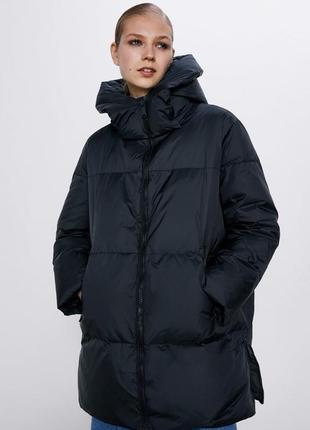 Дутый пуховик оверсайз zara. пух и перо