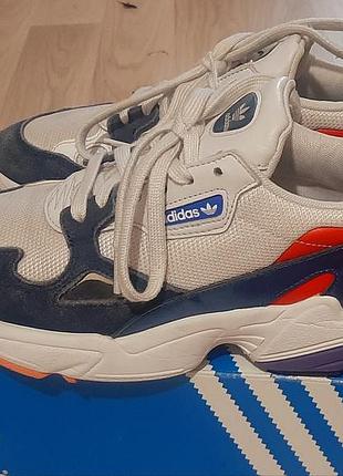 Кроссовки adidas(original).