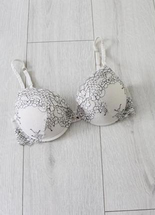 Белый бюстгальтер с кружевом intimissimi