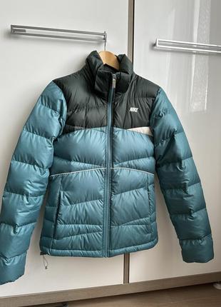 Пухова куртка nike