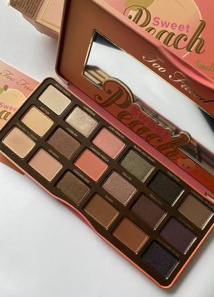 Палетка тіней too faced sweet peach eyeshadow palette1 фото