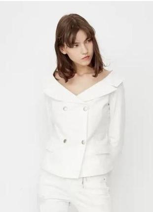 Новий білосніжний блейзер піджак. дуже якісний!