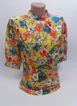 Блузка aron 1840 з яскравим квітковим принтом