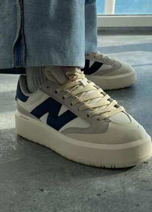 Замшеві кросівки new balance