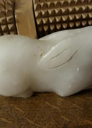 Статуэтка из белого мрамора -зайчик2 фото