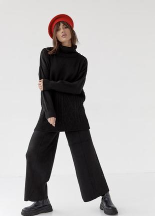 Женский костюм с широкими брюками и свитером. в наличии последняя s