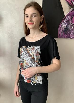 Стильная футболка