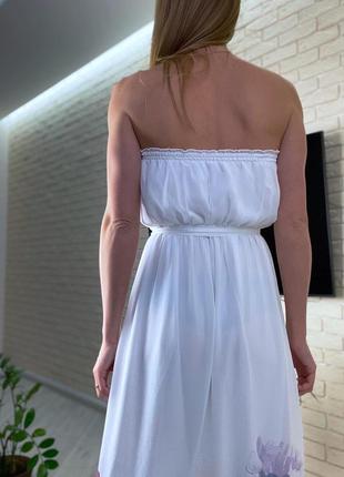 Белое платье в цветы с открытыми плечами под пояс шифоновое длинное3 фото