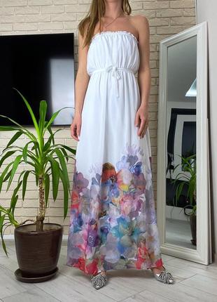 Белое платье в цветы с открытыми плечами под пояс шифоновое длинное5 фото