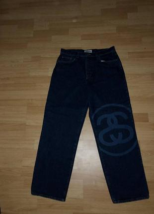 Джниси від бренду stussy