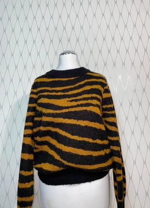 Светр смугастий