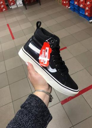 Распродажа зимних кед vans