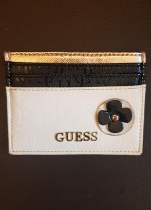 Гарний аксесуар для карток  guess