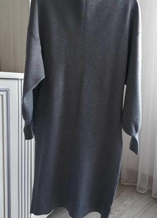 Шерстяное вязаное платье.