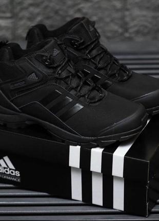 Зимові чоботи, зимові кросівки