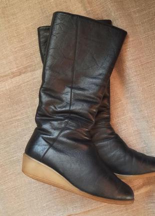 Кожаные сапоги на натуральной овчине