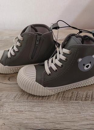 Дуже гарні фірмові кросівки кеди розмір 22 24