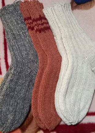 В'язані шкарпетки і в'язані чобітки