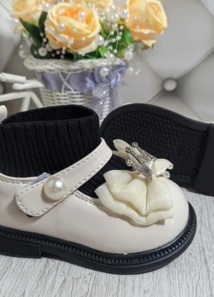 Стильні  демі чобітки 5