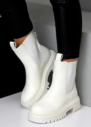 Белые женские кожаные ботинки2 фото