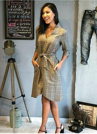 Класична сукні в клітинку