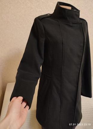 Шикарне базове чорне пальто7 фото