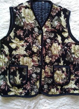 Модный жилет из парчи в цветок стильный