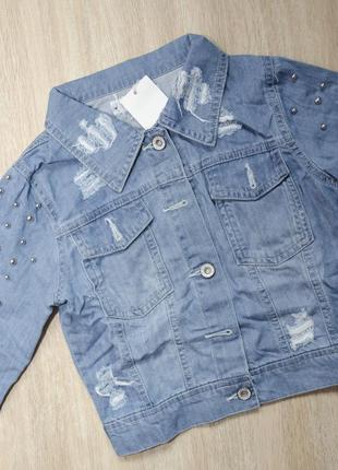 Супер крутая джинсовая курточка на пуговицах