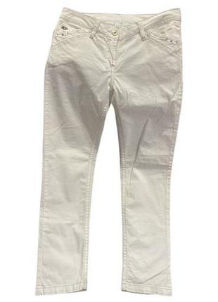 Белые джинсы