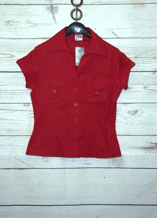 Стильная красная рубашка с коротким рукавом