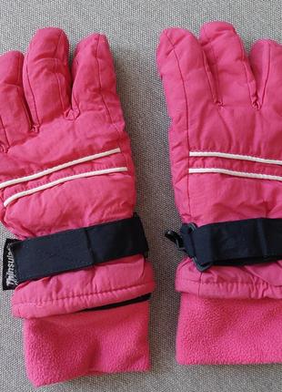 Лыжные термо  перчатки на 6-8 лет alive фирма  длина 25, ширина  11 хор состояние. трикотаж манжеты