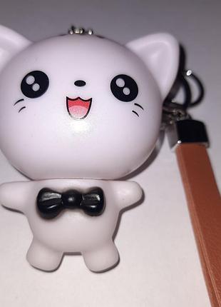 Брелок металлический с карабином и браслетом под кожу для ключей или на рюкзак котик kitty