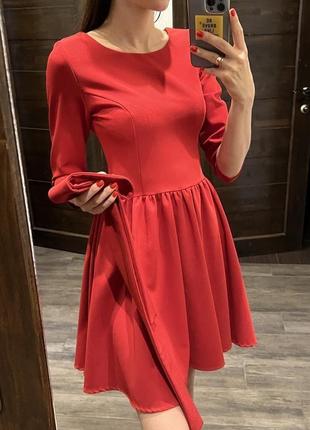 Красное платье с поясом 34 размер