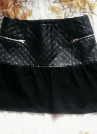 Класна спідниця фірми morgan