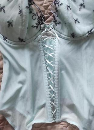 Красивый сексуальный нежный корсет со шлейками для чулок6 фото
