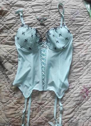 Красивий сексуальний найніжніший корсет зі шлейками для панчіх