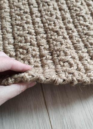 Джутовий килим з китицями. плетений килимок ручної роботи.