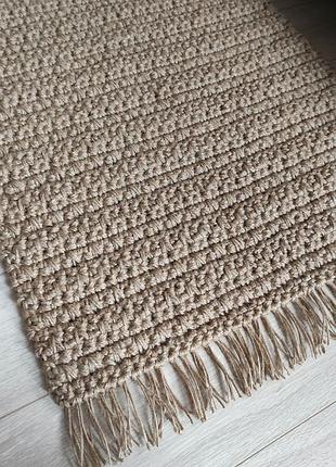 Джутовий килим з китицями. плетений килимок ручної роботи.