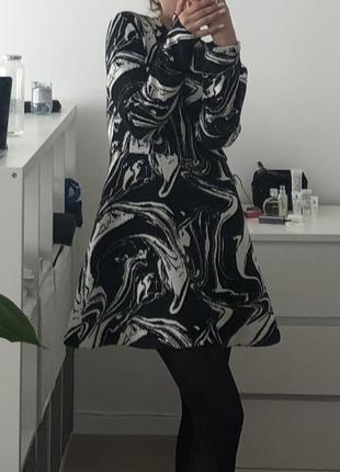 Неймовірна сукня zara с принтом