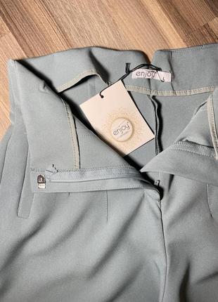 Классические новые брюки, размер m-l5 фото