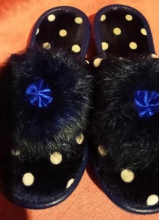 Тапочки на дівчинку.
