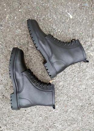 Шкіряні чоловічі черевики в чорному кольорі2 фото