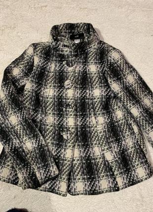 Стильное женское пальто