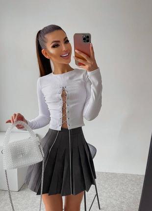 Кроп топ с цепочкой9 фото