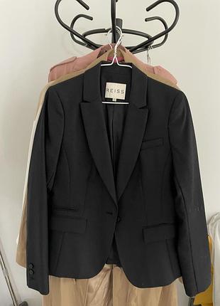 Темно синій бізнес костюм люкс бренд reiss з спідницею