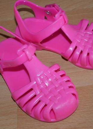 Пояжные силіконові босоніжки мыльници