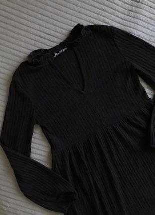 Чорна базова сукня зара 4