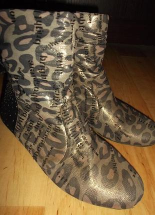 Півчобітки, р. 38 стрази по п'ятці на ремінцях на змійці.