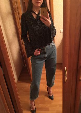 Модная блуза с бантом и рукавами клеш